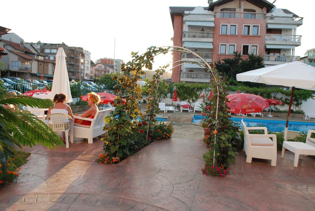 Alba Family Club Hotel Primorsko Dış mekan fotoğraf