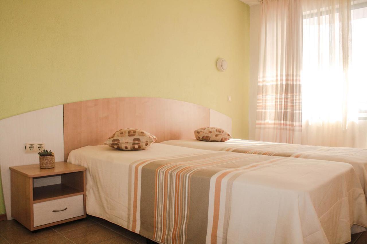 Alba Family Club Hotel Primorsko Dış mekan fotoğraf