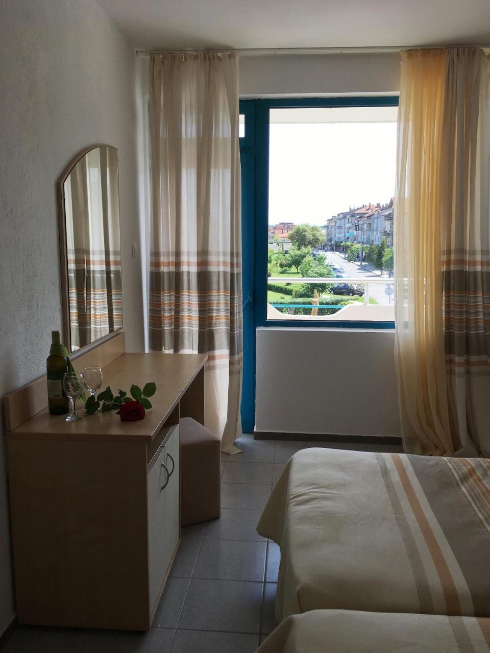 Alba Family Club Hotel Primorsko Dış mekan fotoğraf